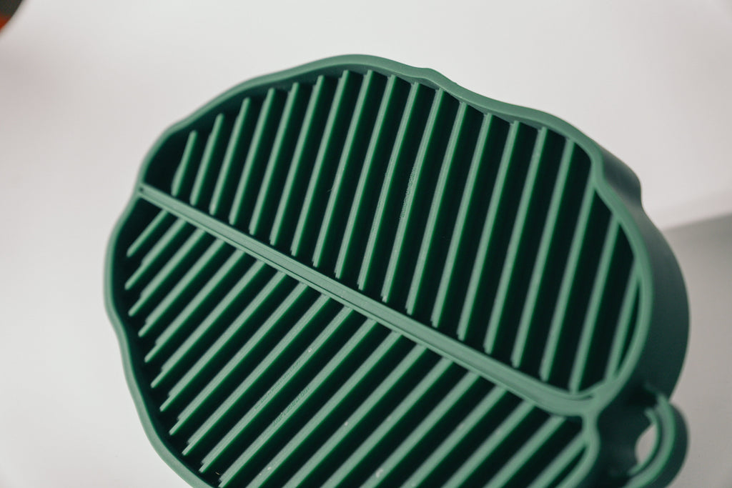 Banana Leaf Pet Lick Mat